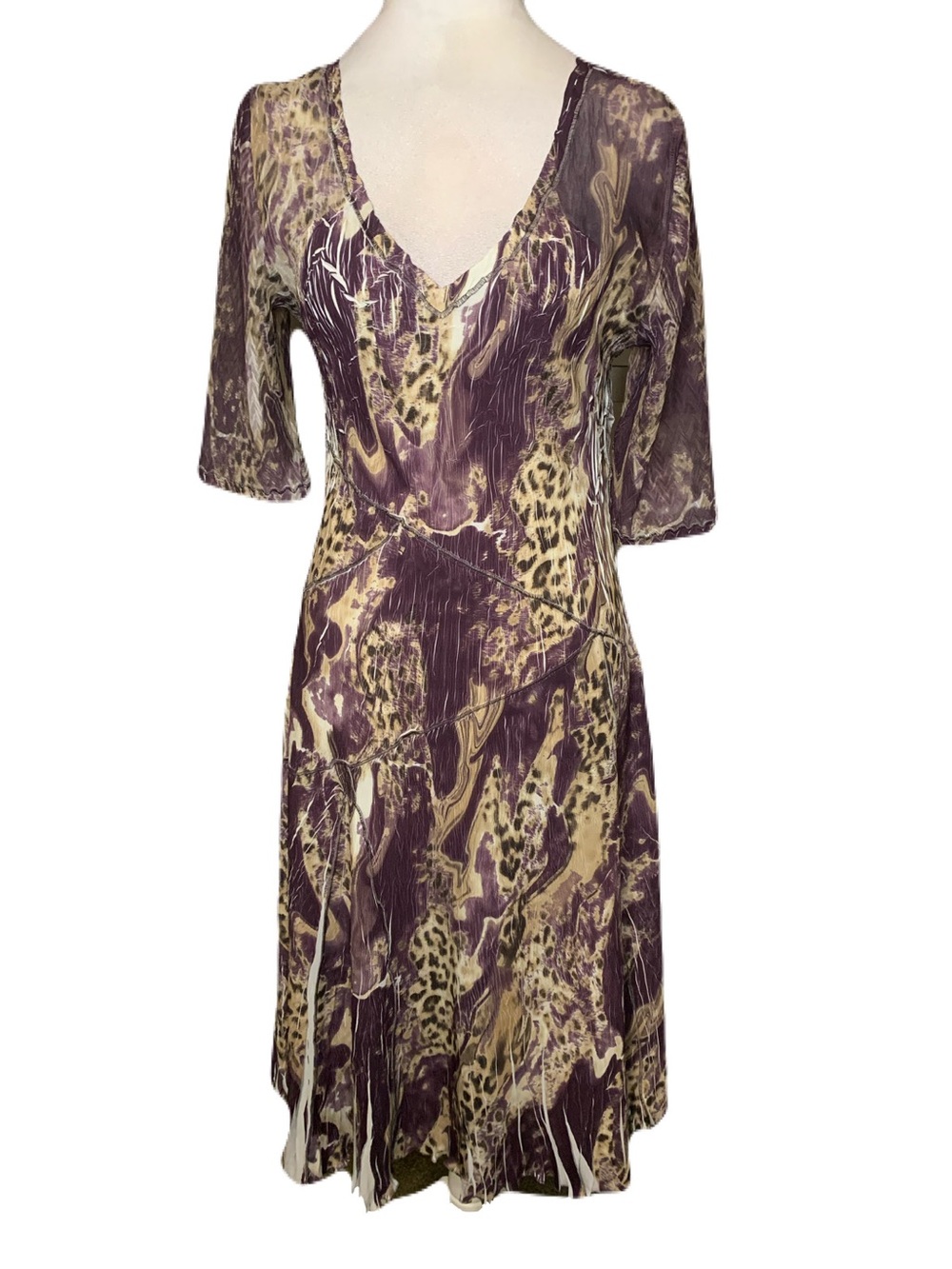 Komarov Medium Purple Beige Crinkle V-Neck Animal Print V Neck Midi Dress Fairy